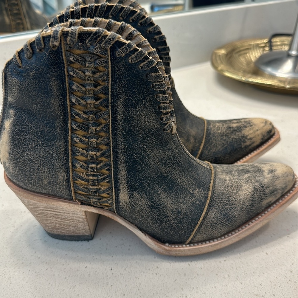 Circle G boots.